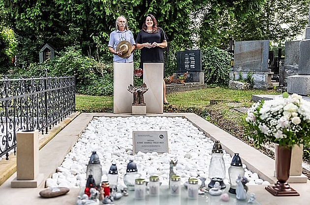 V Olomouci vzniklo pietní místo pro zemřelá miminka, pečovat o něj budou i kaplani