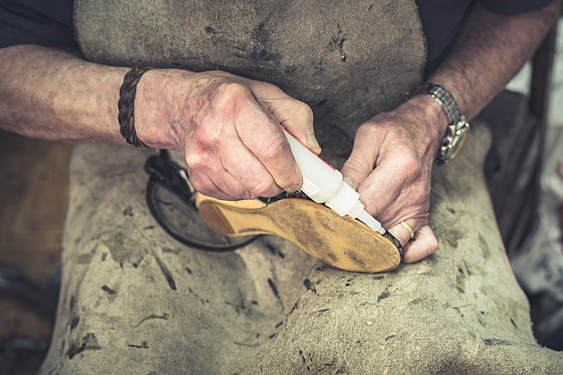 Řemesla, která míří do záhuby. Až mistři zahodí šidla a pinzety, tyto obory zmizí