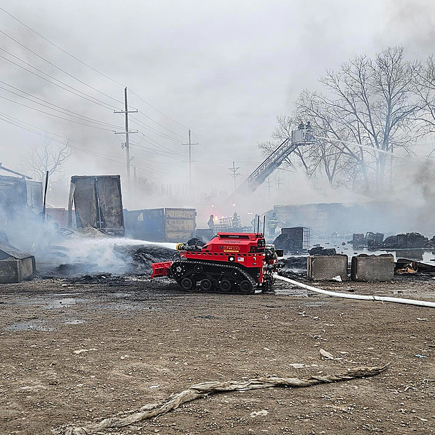 Města nasazují do práce roboty. Pomáhají se sbíráním odpadků i hašením požárů