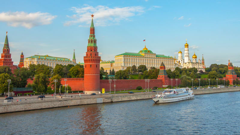 Rusko v rozpočtové pasti: Kolaps odvrací rizikovými kroky. Na válku se vždy najde, míní expert