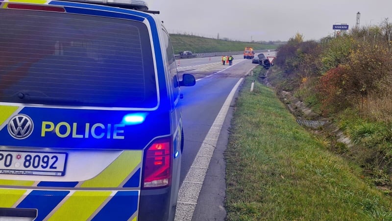 Mladík nepřežil bouračku na Tachovsku. Další lidé jsou zraněni, zasahovalo šest sanitek