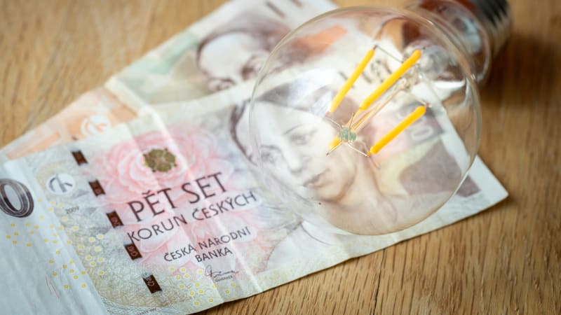 Stop přeplácení elektřiny: Češi přicházejí i o 6 tisíc korun ročně. Jak zjistit férovou cenu?