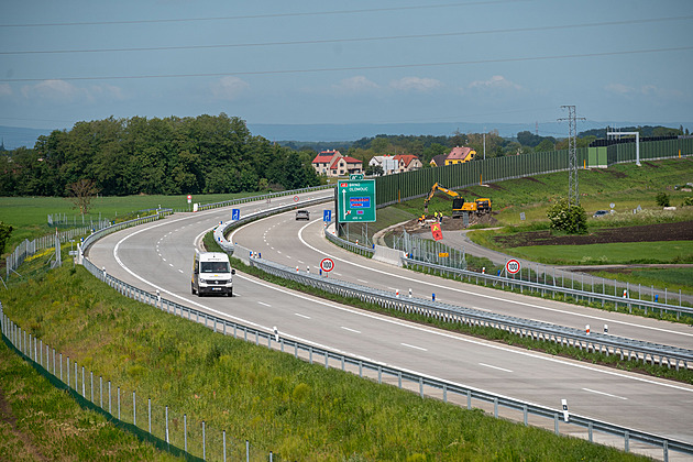 Aktivisté s námitkami k D49 neuspěli. Celá dálnice může být otevřena za půl roku