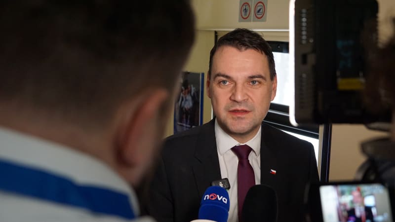 Česku nedorazila pozvánka do Rady míru. Cena za členství je nemyslitelná, řekl Macinka