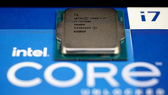 Intel má nové procesory, které nepotřebují drahou paměť DDR5: První čipy Bartlett Lake se ukazují