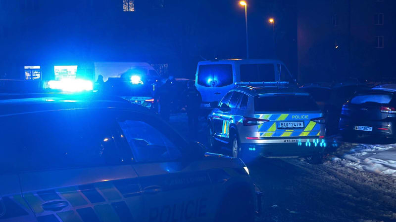 Tragédie na Brněnsku: Auto srazilo chodce, nepřežil. Policie pátrá po jeho totožnosti