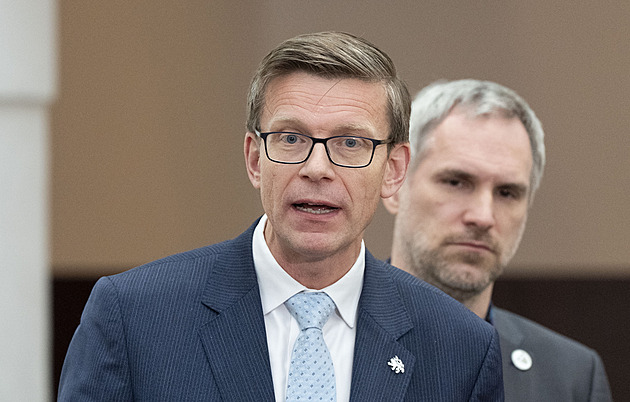 Drsný schodek Aleny Schillerové, obul se Kupka do rozpočtu. Ministryně se ohradila