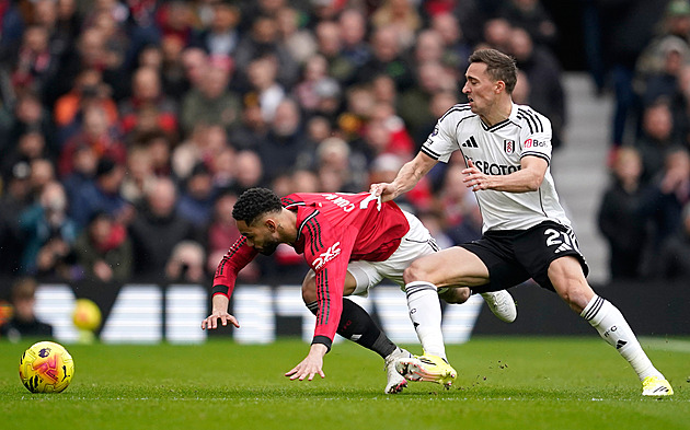 ONLINE: United vedou nad Fulhamem, v akci i Aston Villa. Večer Tottenham - City