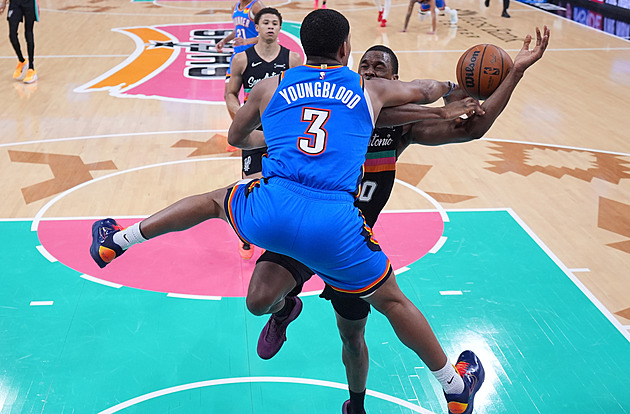 Ve stínu stěhování hvězd zářil trojkař Trey i Brunson s Jokičem. SGA si odpočine