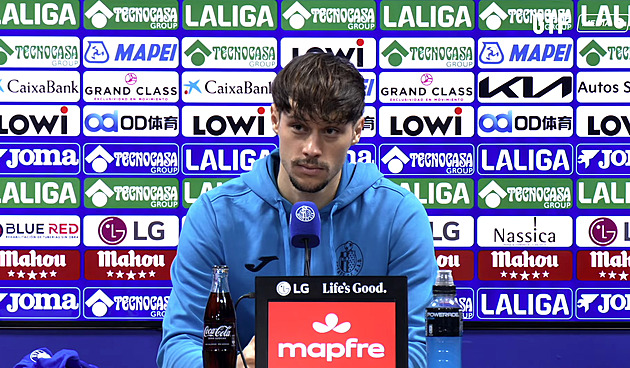 Birmančevič jako Ronaldo, na tiskovce odstranil colu. A jak se čtete? ptali se ho