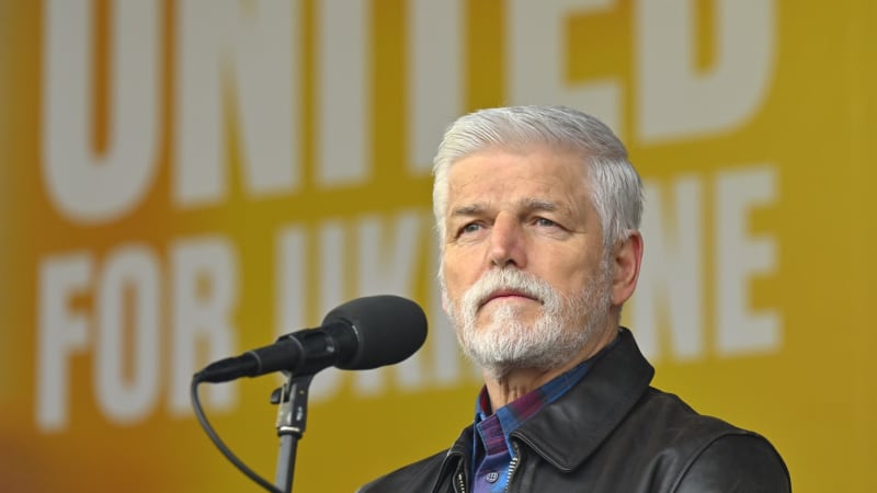 ON-LINE: Pavel na výročí invaze míří do Senátu. Ukrajina není náš program, vzkázal Babiš