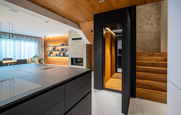 Mysleli na budoucnost, proto si pořídili výtah i do rodinného domu