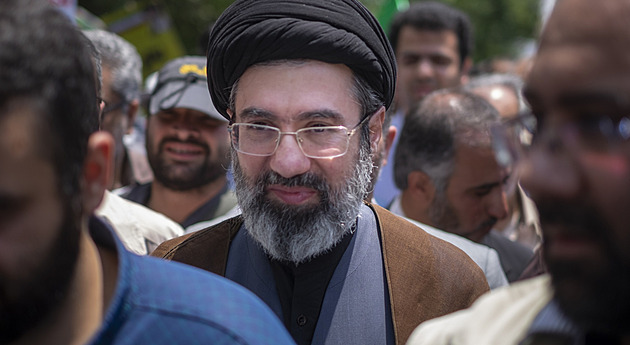 Duchovním vůdcem Íránu se stal Modžtaba Chameneí, syn zabitého ajatolláha