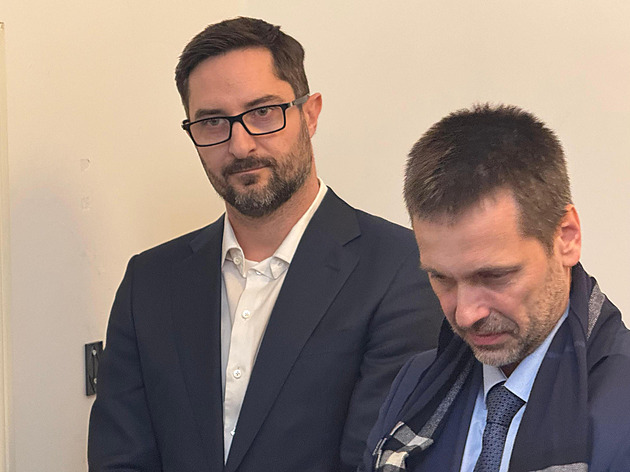 Trest za vyplácení mimořádných stipendií. Bývalý děkan dostal podmínku a pokutu