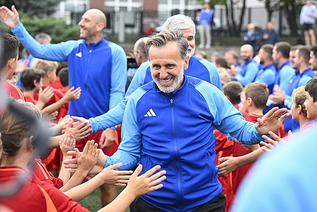 Poborský zaběhl při maratonu v Římě rekord. Hodil by se vozík, žertoval v cíli