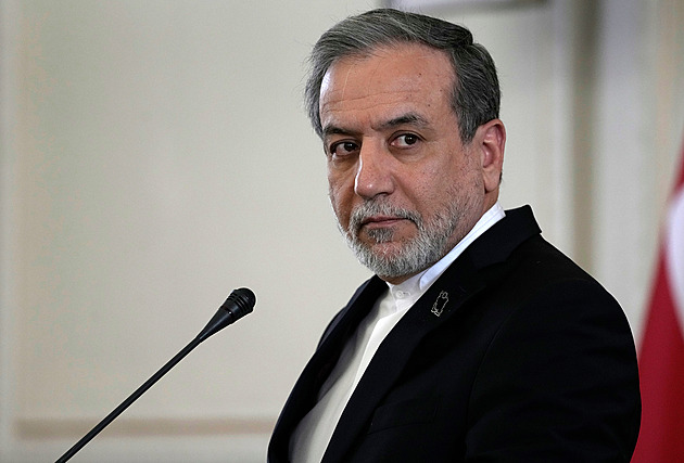 Izrael si rozmyslel zabití šéfdiplomata Íránu Arakčího. Kvůli nám, zní z Pákistánu