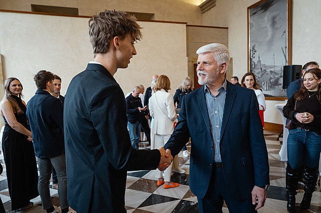 OBRAZEM: Olympionici se hodili do gala. Prezidenta navštívili Jílek i Voborníková