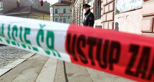 Dva mrtví v plzeňském bytě. Policie prověřuje i možné násilí mezi dotyčnými