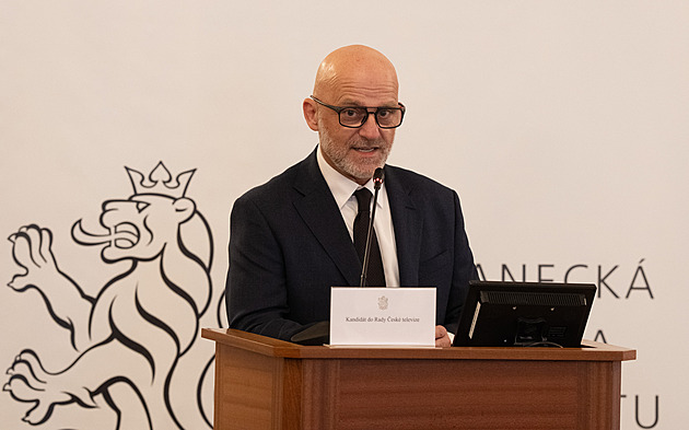 Poslanci vybírají osmnáct kandidátů na šest míst v Radě České televize