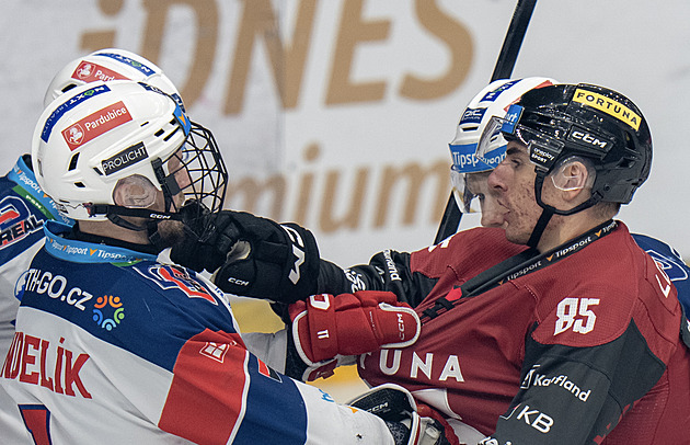 ONLINE: Sparta - Pardubice 0:1. Hosté můžou do finále, přesilovku využil Kaut