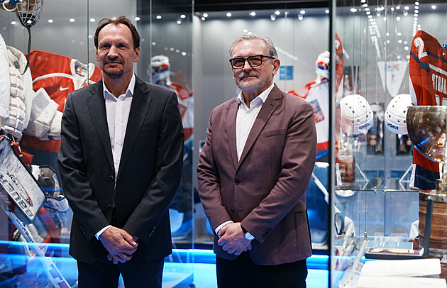 Hlavní kouč hokejistů Moták, asistentem je Gross. Národní tým potvrdil nové trenéry