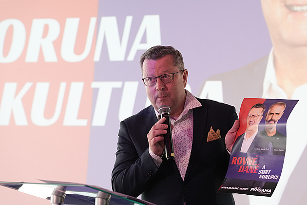 Šlachtova Přísaha končí v europarlamentu, její europoslanci odešli z hnutí