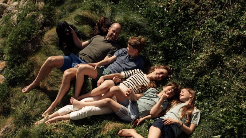 Kate a William sdíleli dojemný rodinný snímek. Nikdo pro monarchii neudělal tolik, míní expert