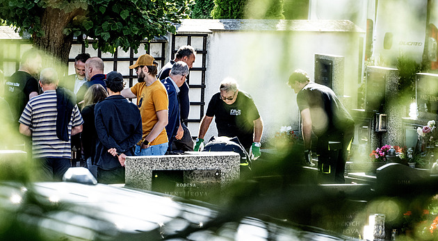 Kyanid, tajné služby a tři muži. Exhumace a nová výpověď mohou objasnit Masarykovu smrt