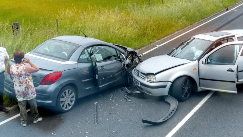 Černý den na českých silnicích: Od rána zemřelo při autonehodách už šest lidí