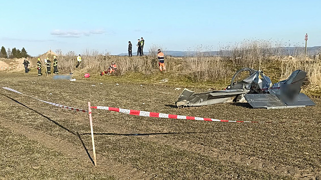 Příčina loňského pádu letadla u Chebu. Otevřela se kabina, pilot reagoval chybně
