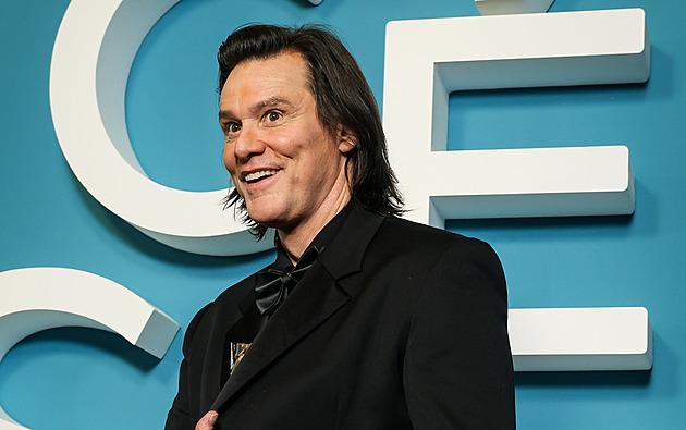 Jim Carrey se oženil. Vzal si svou dlouholetou přítelkyni Min Ah