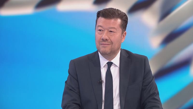 Neuspěl, tak se naváží do nás, vrátil Okamura úder Sterzikovi. Spojení se Stačilo! odmítl