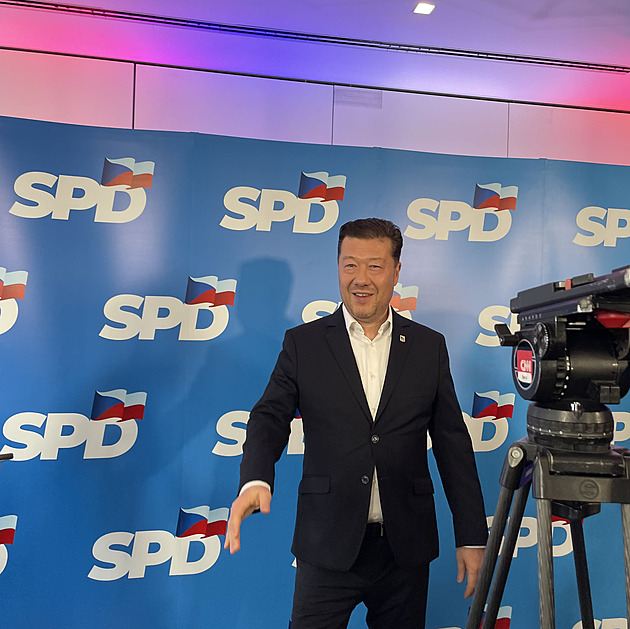 Okamura připustil neúspěch v Senátu, Fiala výsledky SPD kritizuje