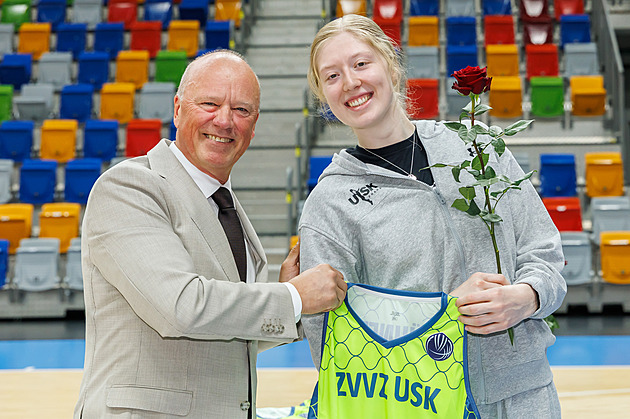 Dumá, vnímá, přesně pálí. V Praze si splní sen. Jaká je Bühnerová, nová opora USK?