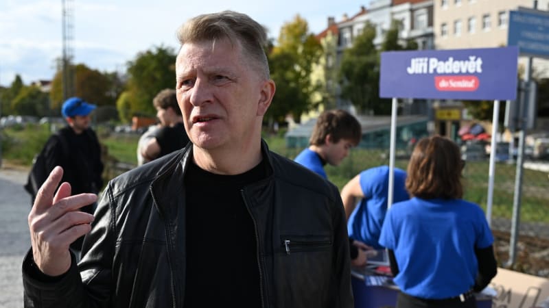 Druhé kolo voleb do Senátu: Bookmakeři věří Padevětovi. Problém mají Dvořák, Šípová i Šmarda
