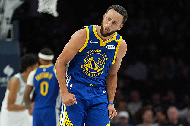 Jokič prožil jubilejní večer, zářil i Curry. K Janisovi se přidal Bam a Miami má výhru
