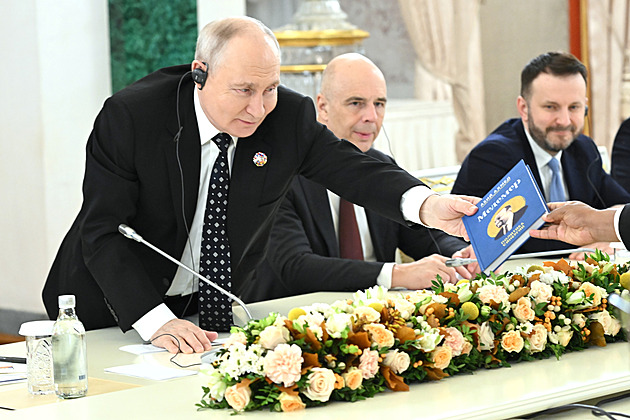 Jsme váš nejlepší partner, řekl Putin na summitu Afričanům. Slíbil ruské know-how